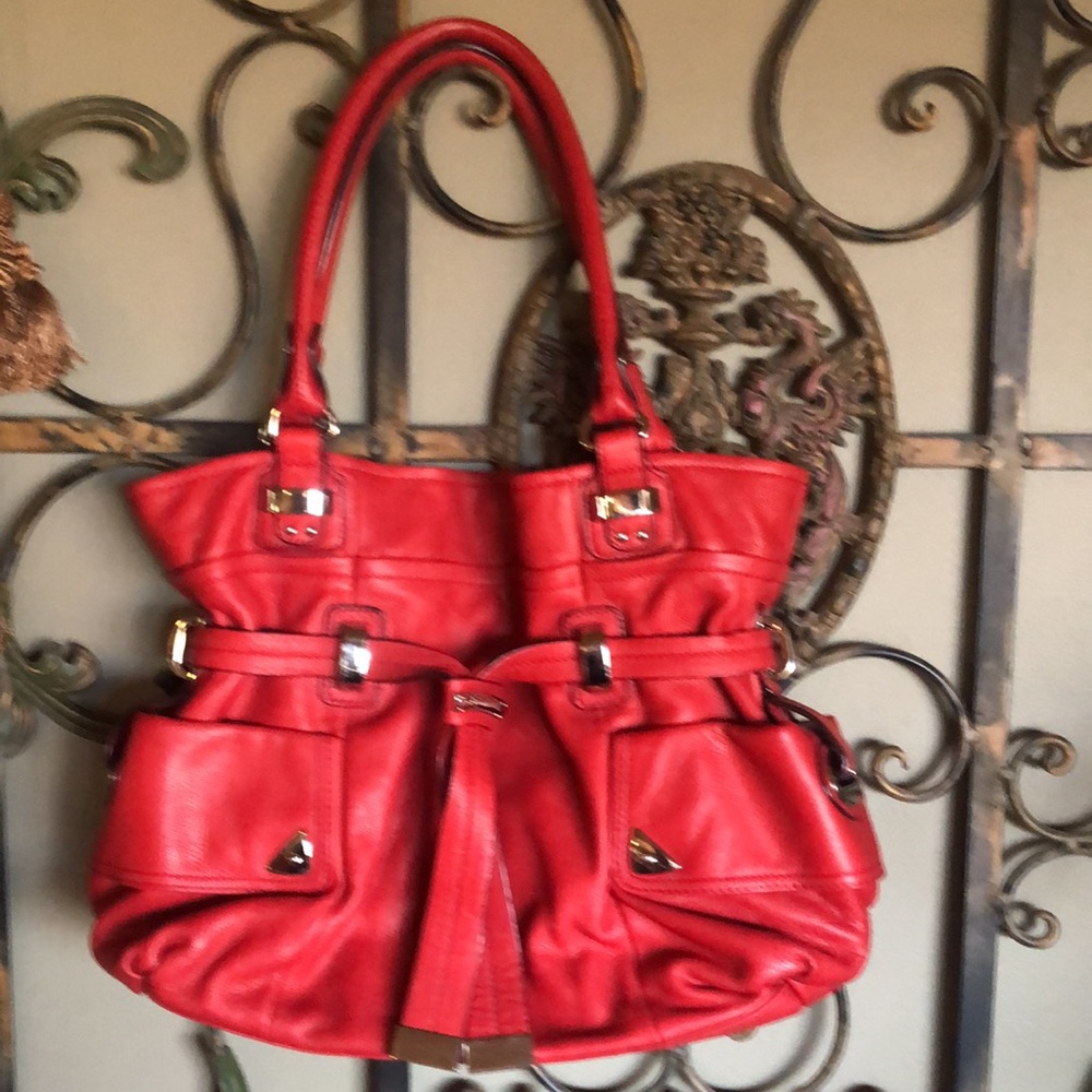 🎁Stunning red leather B Makowsky purse New, never used.